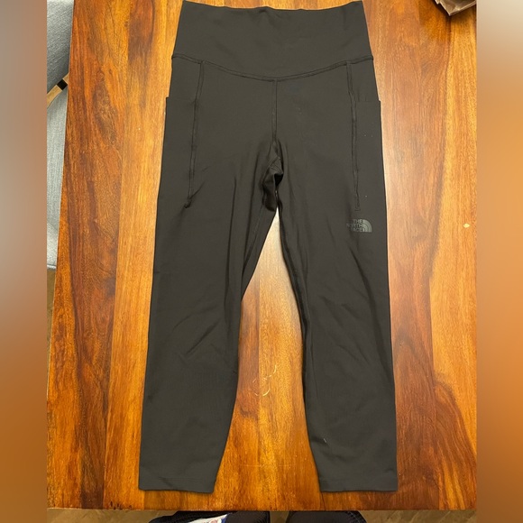 Cropped north face women’s leggings with pockets - Picture 1 of 3